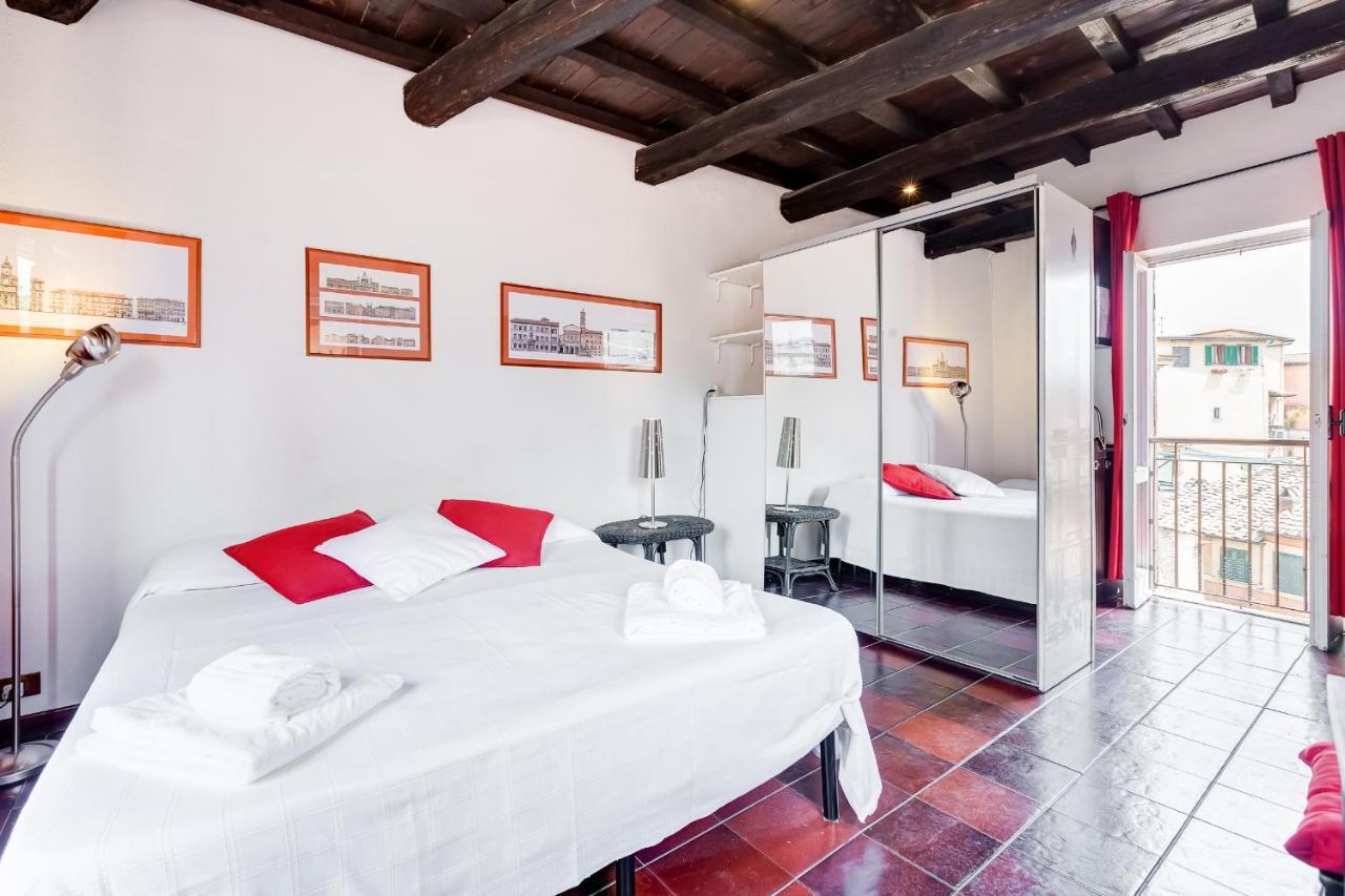 Romantic House With Terrace Bagian luar foto