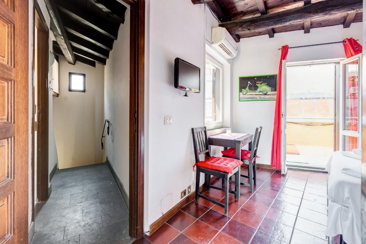 Romantic House With Terrace Bagian luar foto