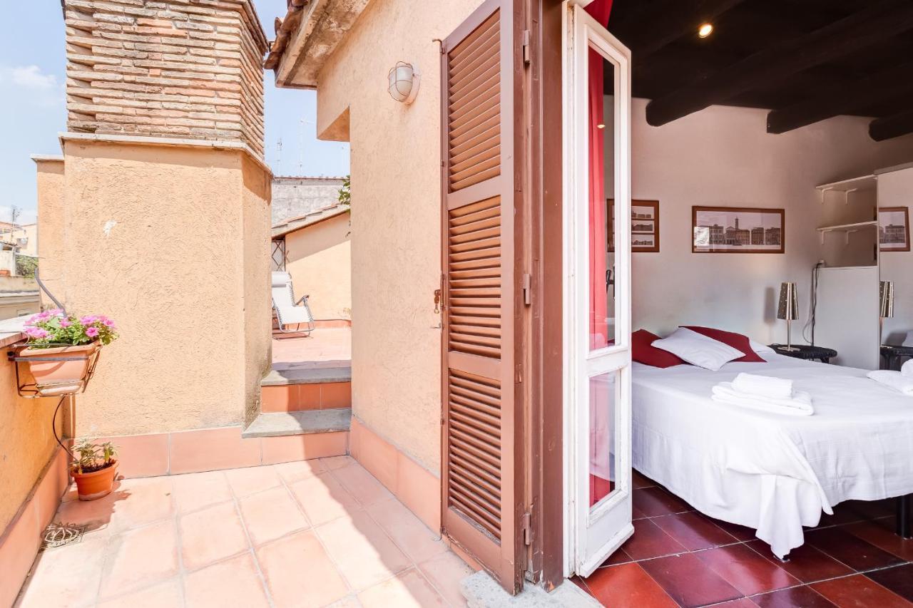 Romantic House With Terrace Bagian luar foto