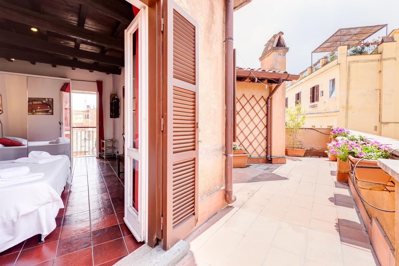 Romantic House With Terrace Bagian luar foto